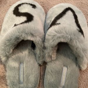 Victoria Secret - Closed Toe Faux Fur Slipper
